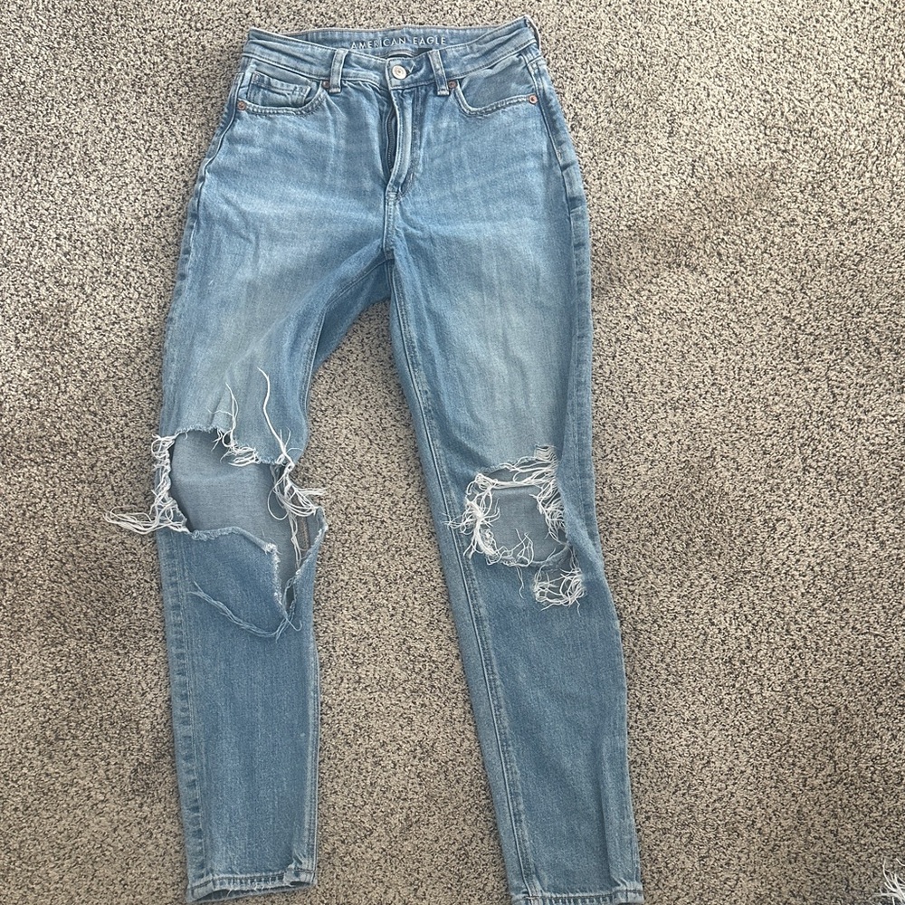 American Eagle Outfitters Light Blue Distressed Mom Jeans